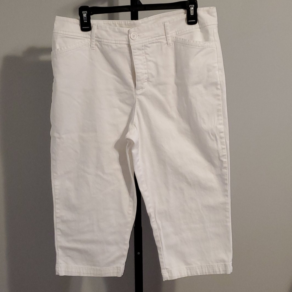 Capri pants
